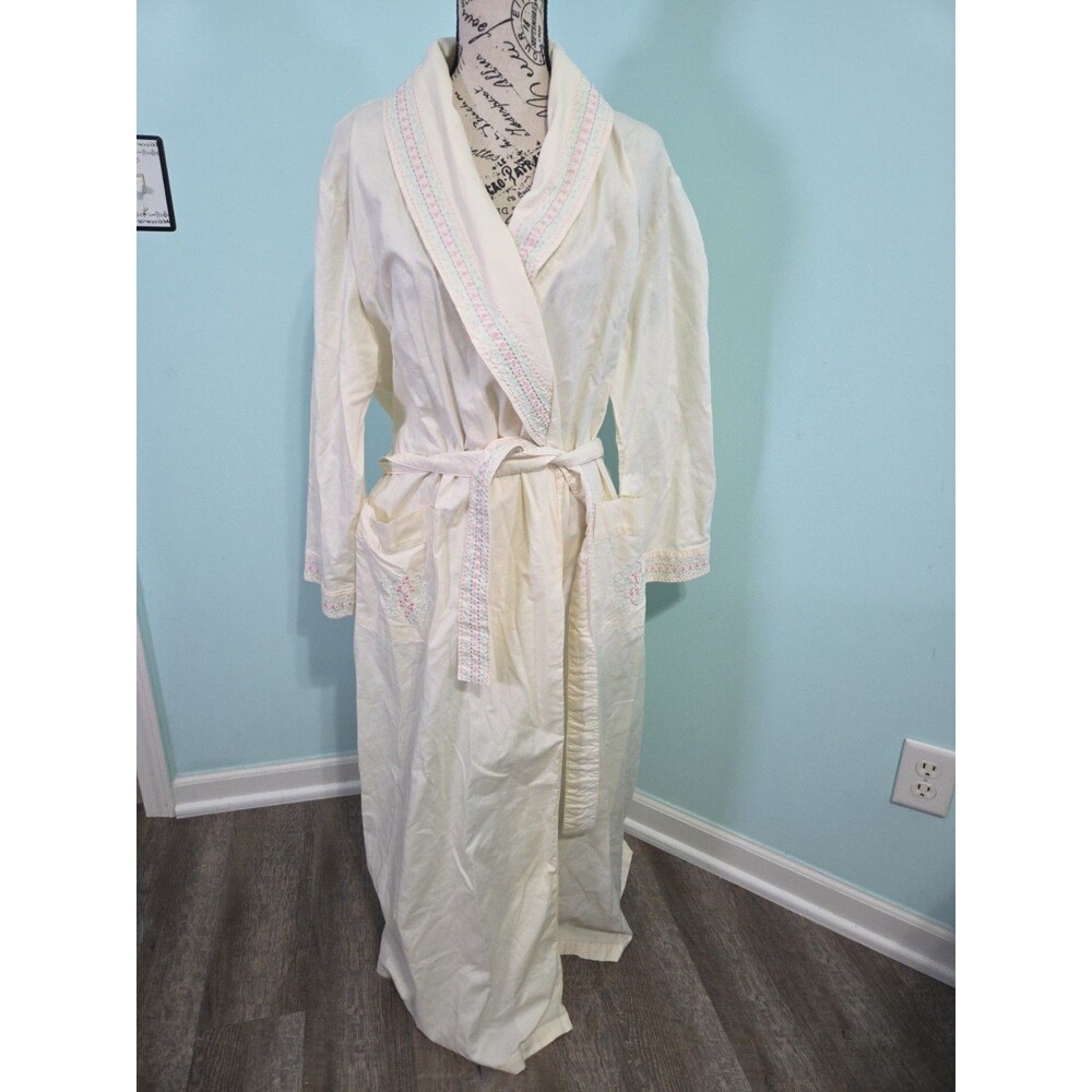cabernet robe vintage embroidered cotton large grannycore grandma core